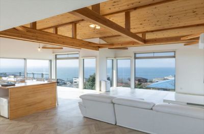 海と富士を望む高台のセカンドハウス